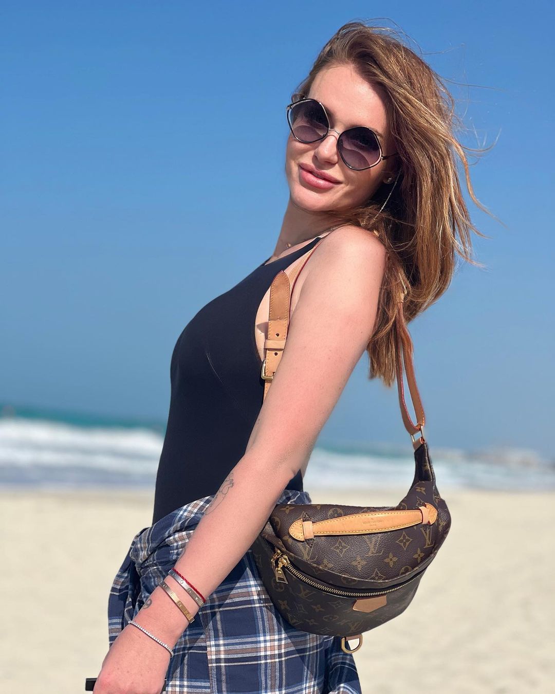 Так виглядає щастя: на тлі скандалу з екс-колегою Слава Камінська полетіла на відпочинок з дітьми