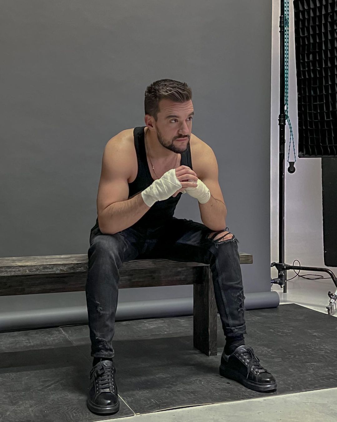 Экс-участник "Холостячки 2" пожаловался на оскорбления семьи после шоу: Огневич его поддержала