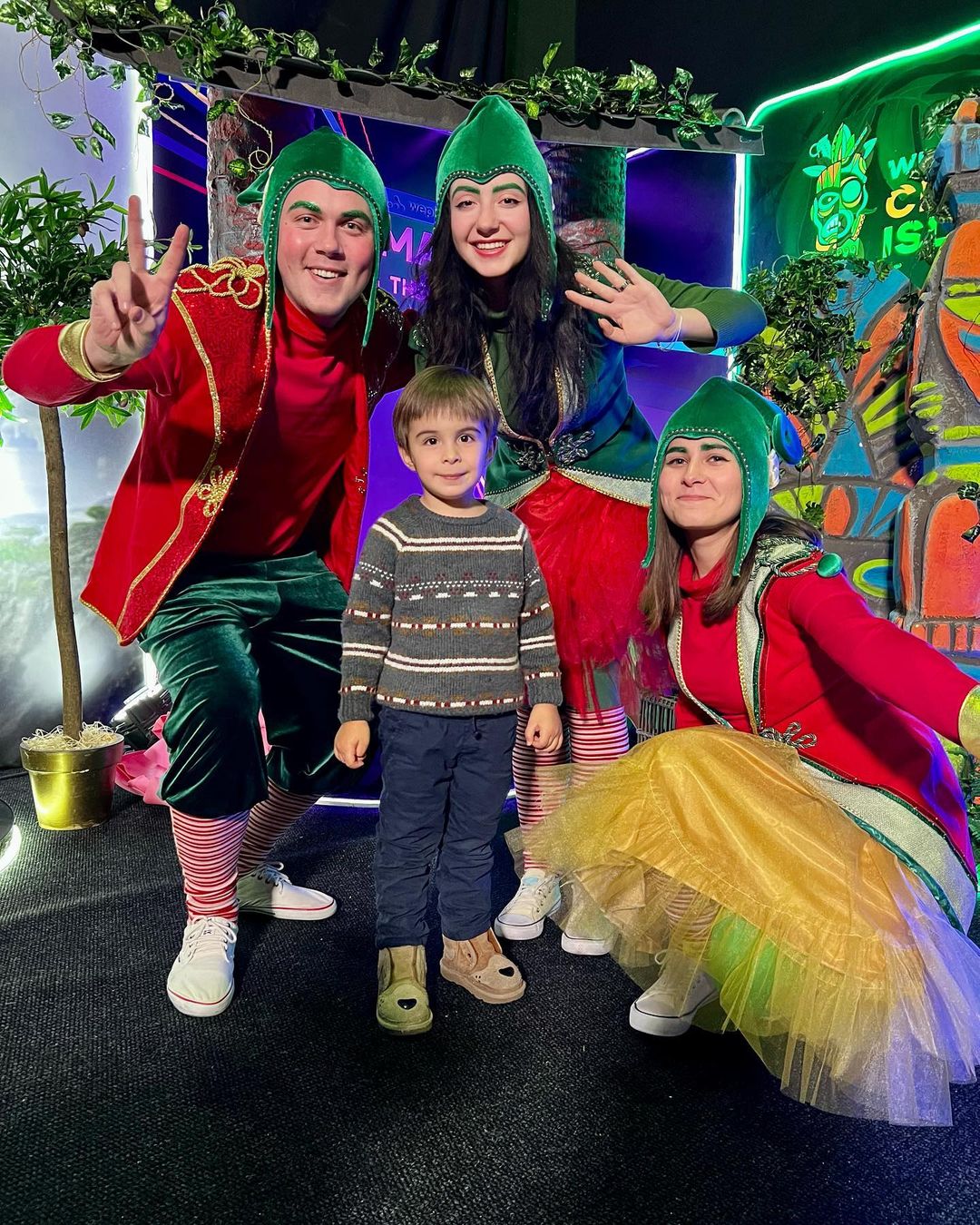 Джамала умилила редким семейным выходом в свет: "Эмирка взрослый такой"