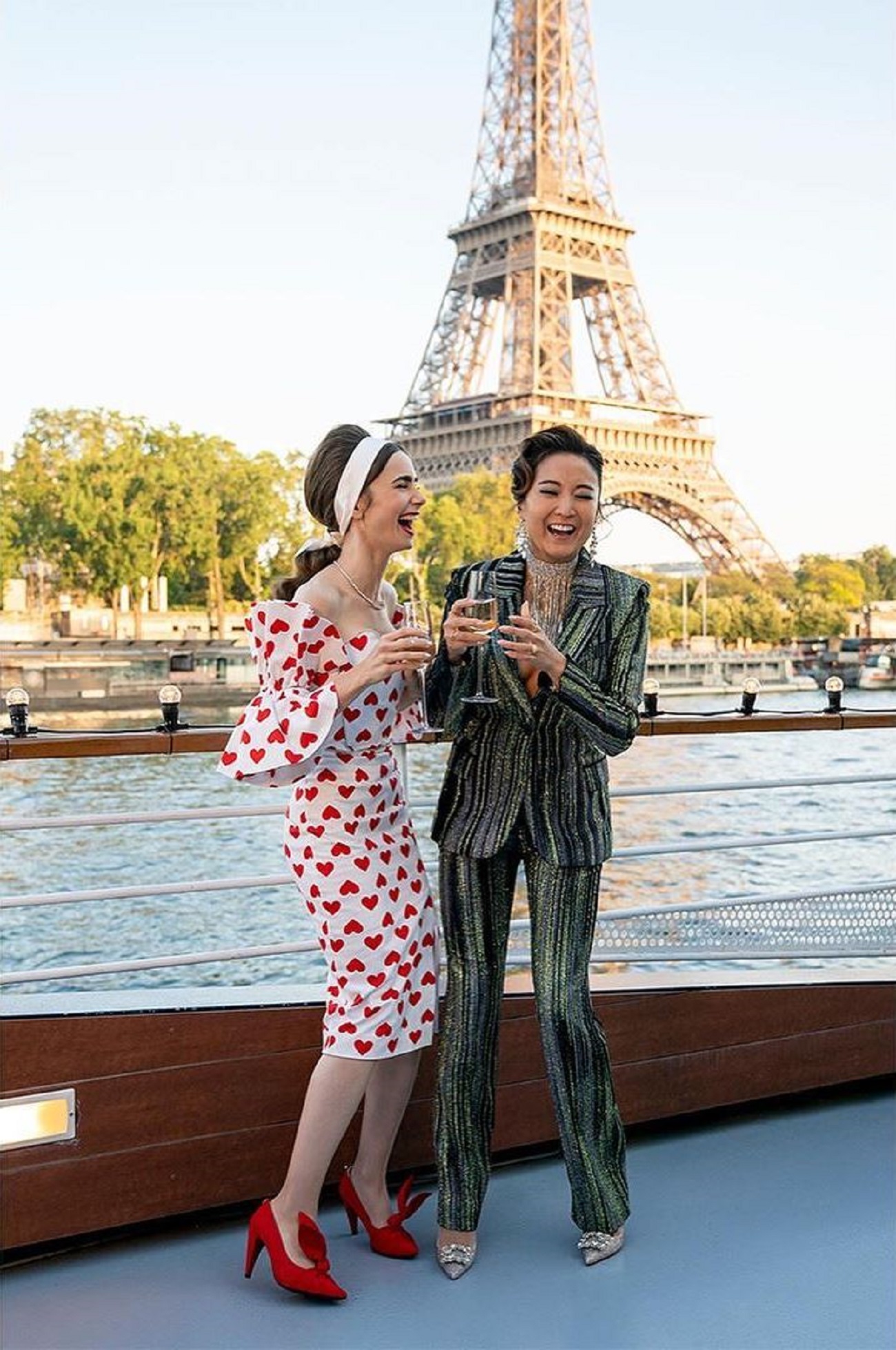 Для самых смелых: топ-10 ярких образов из нового сезона "Эмили в Париже"