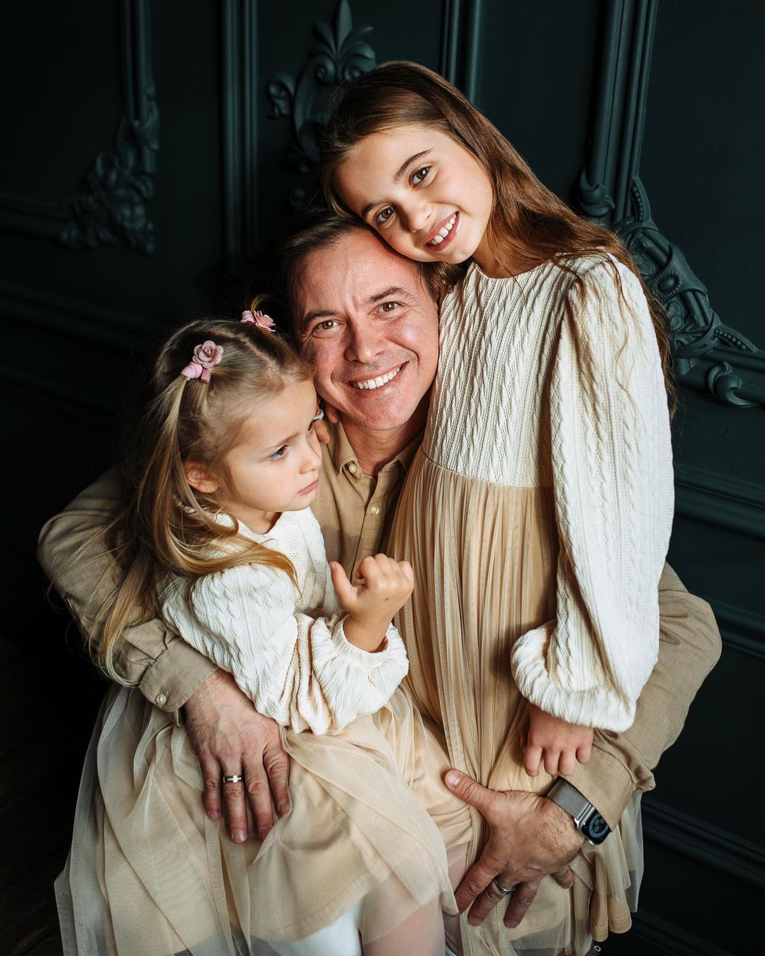 Лілія Ребрик зворушила ніжним сімейним фотосетом з чоловіком-іменинником: "Дико люблю"