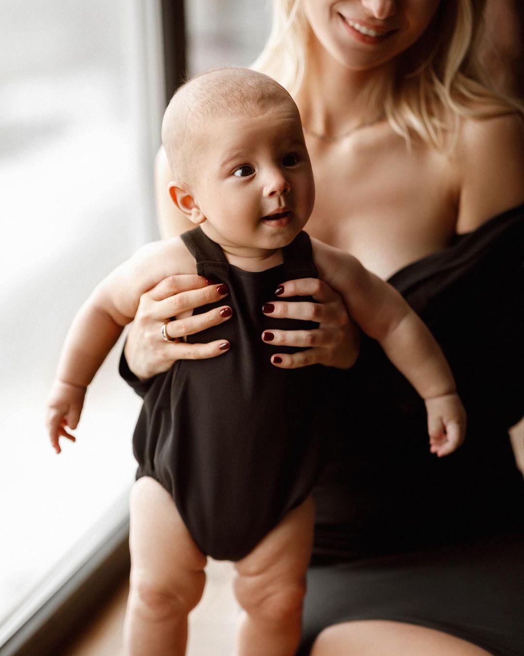 Копия папы: жена Виктора Павлика умилила нежным фотосетом с сыном