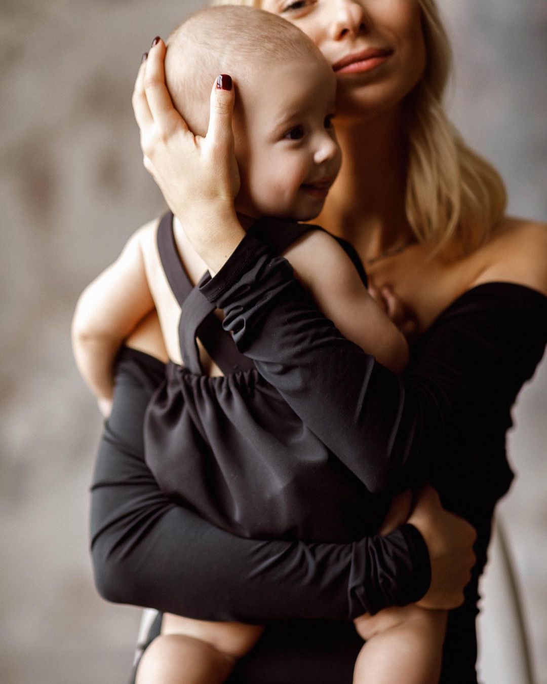 Копия папы: жена Виктора Павлика умилила нежным фотосетом с сыном