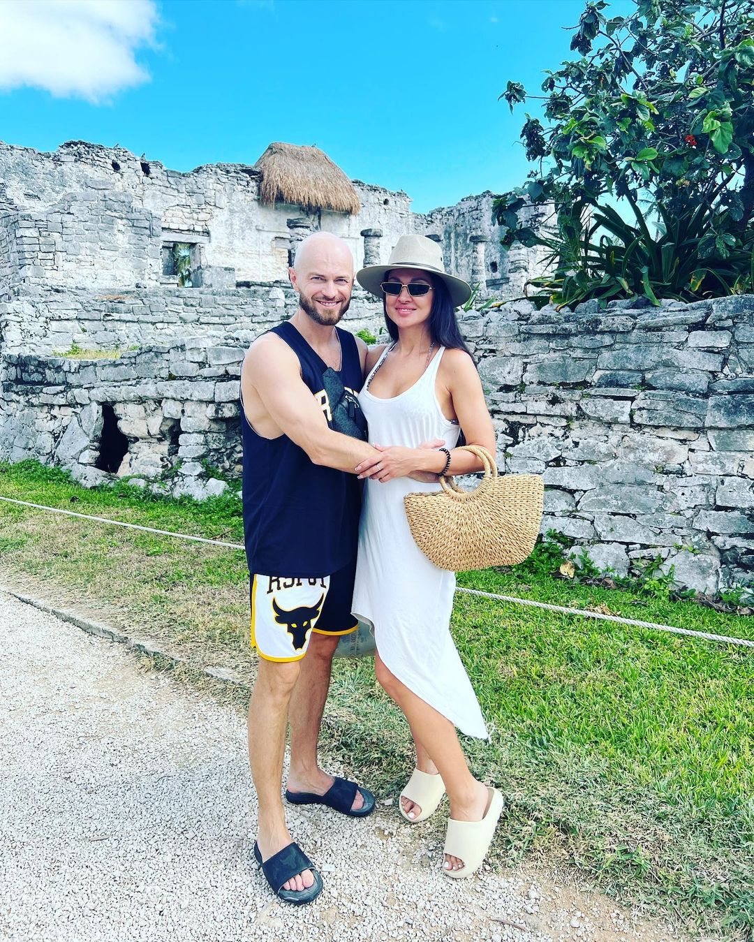 Доторкнулися до історії: Влад Яма з родиною заворожили барвистими фото з Мексики