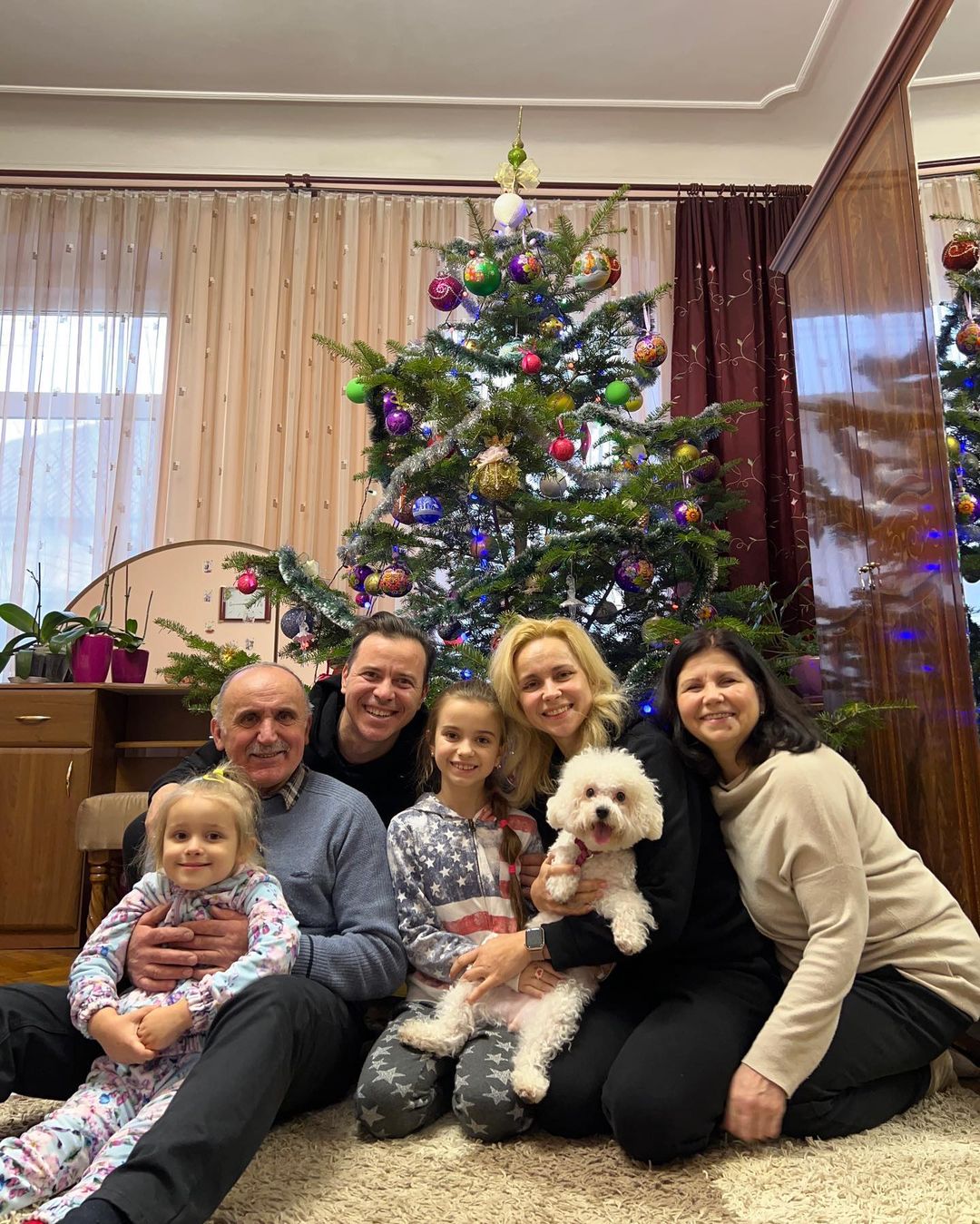 Как в детстве: Лилия Ребрик показала, как ее семья проводит первые дни нового года