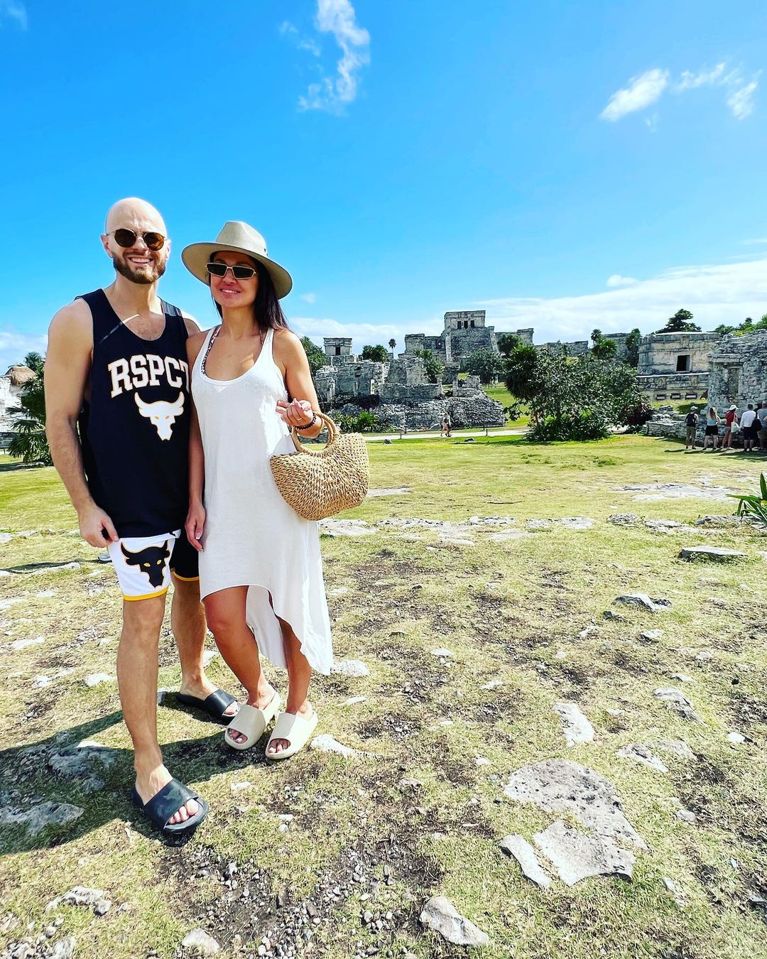 Доторкнулися до історії: Влад Яма з родиною заворожили барвистими фото з Мексики