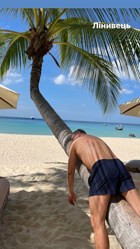 Пальми і океан: Осадча і Горбунов з синочками насолоджуються відпочинком в Таїланді