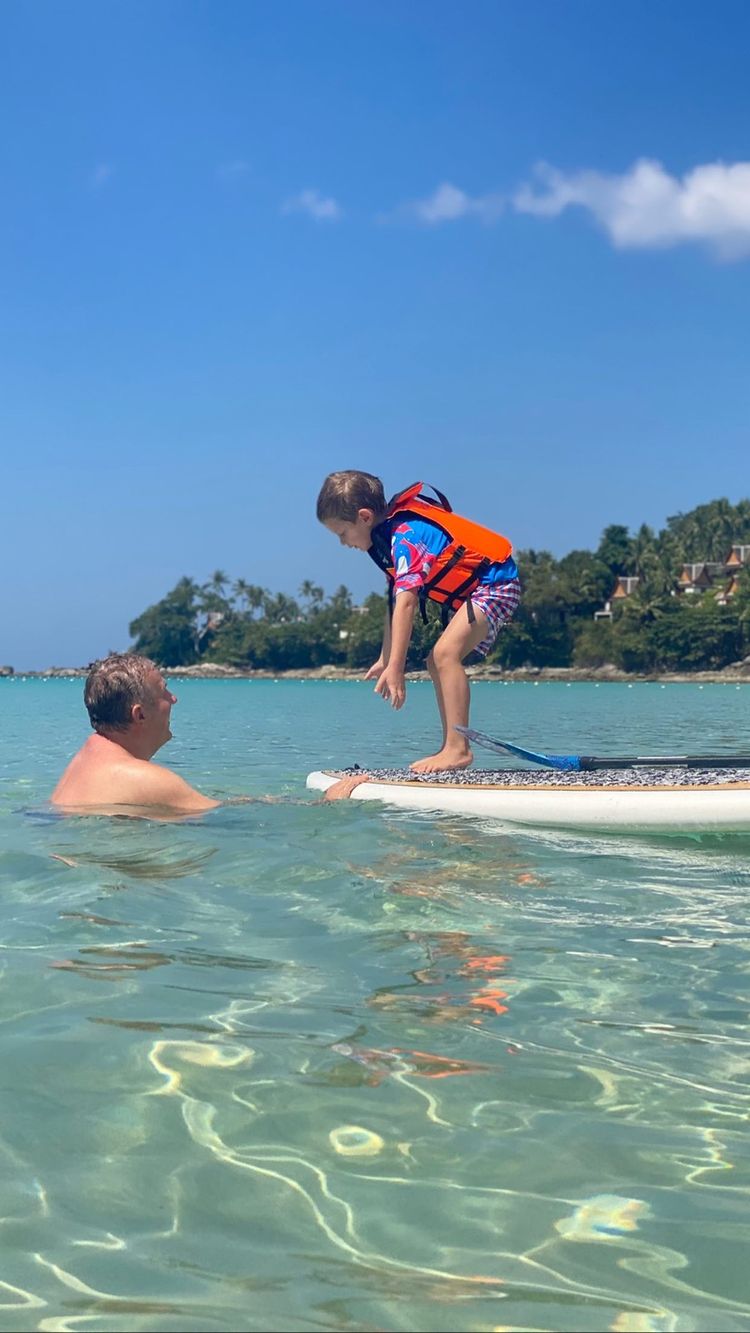 Яхта, сапсерфінг і зустріч з тигром: Осадча і Горбунов з сином показали розваги в Таїланді