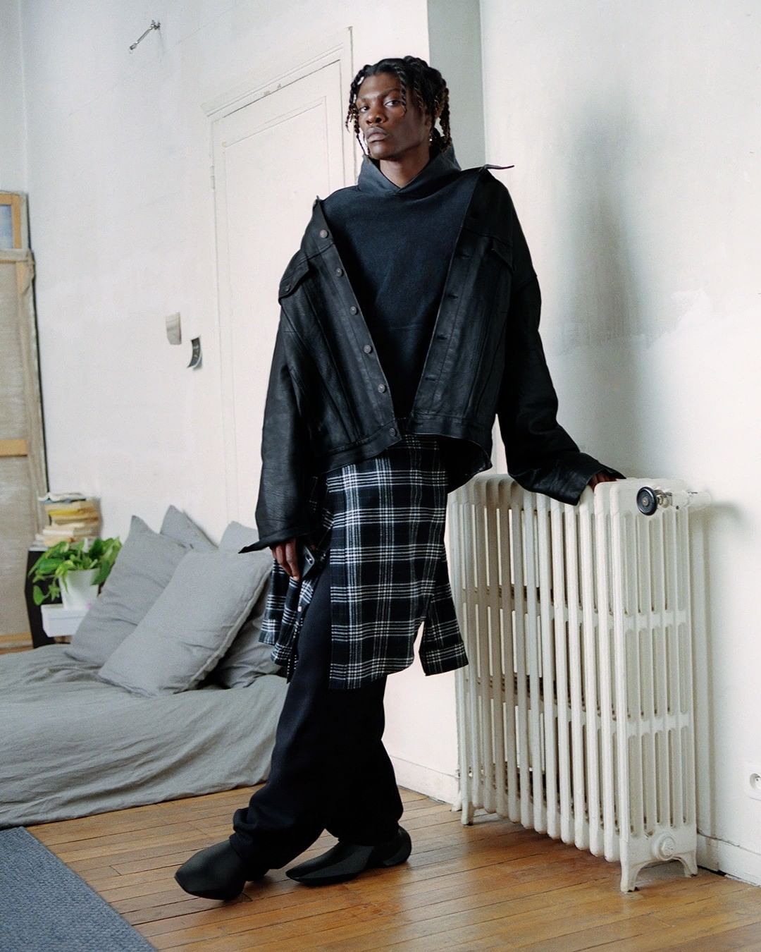 Кім Кардашьян стала обличчям нової рекламної кампанії Balenciaga