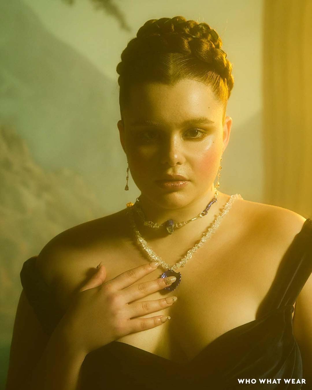 Со страниц романа: звезда &quot;Эйфории&quot; Барби Феррейра удивила образом для обложки глянца