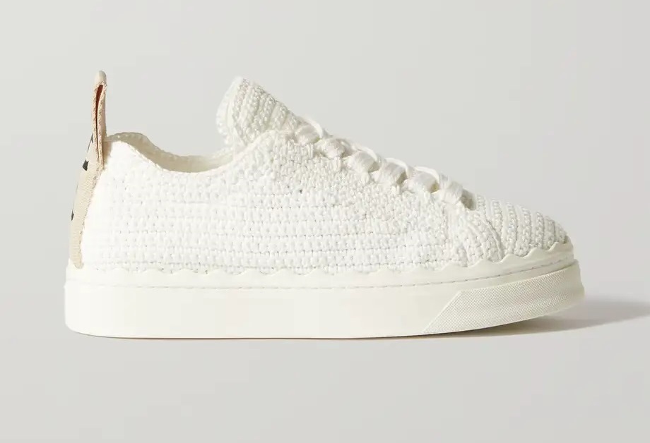 Неонові мюлі і в'язані кеди: 6 незвичайних варіантів взуття сезону весна-літо 2022