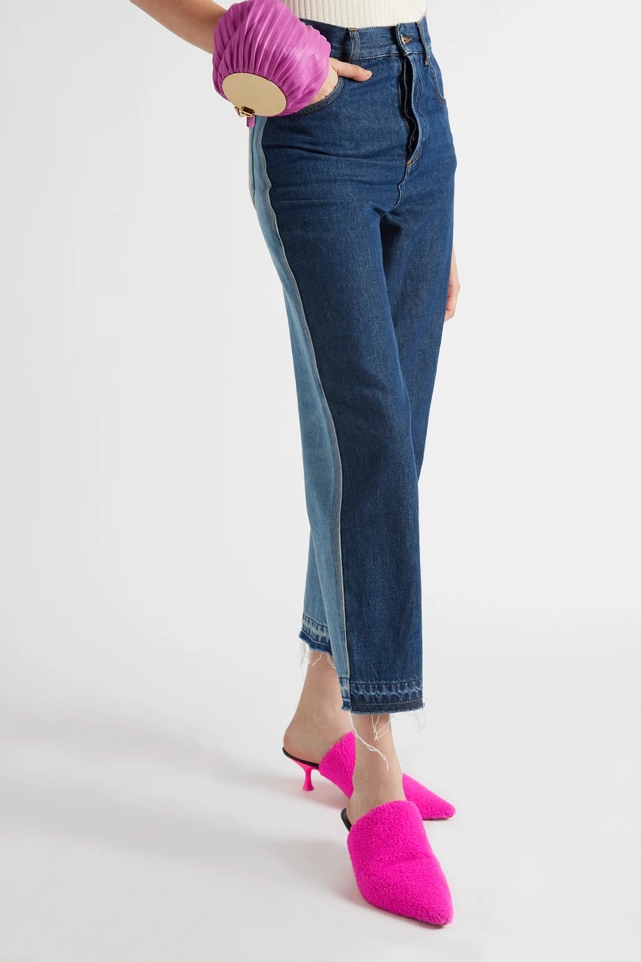 Неонові мюлі і в'язані кеди: 6 незвичайних варіантів взуття сезону весна-літо 2022