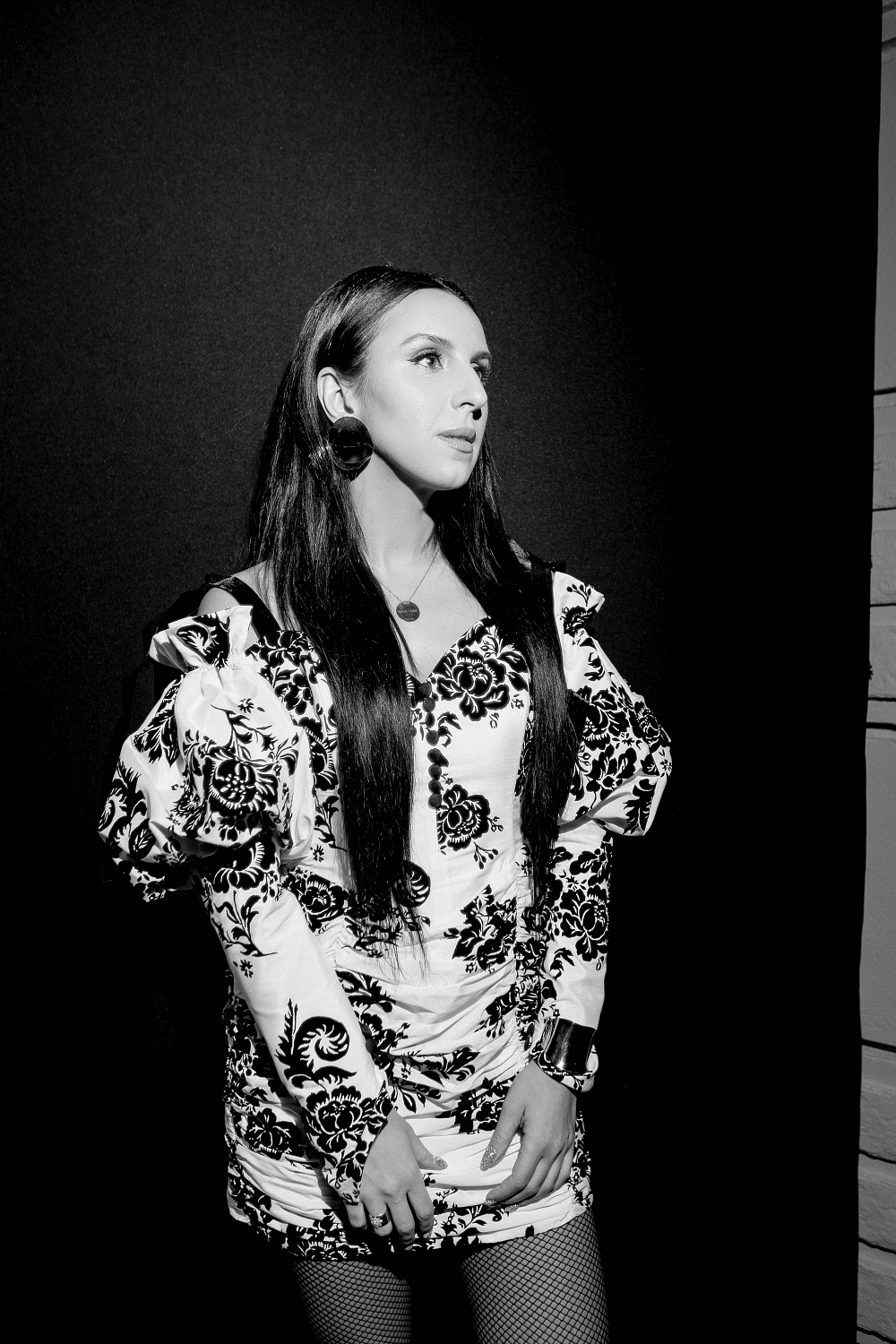 Ультра мини и колготки в сетку: дерзкая Джамала поразила смелым выходом в свет