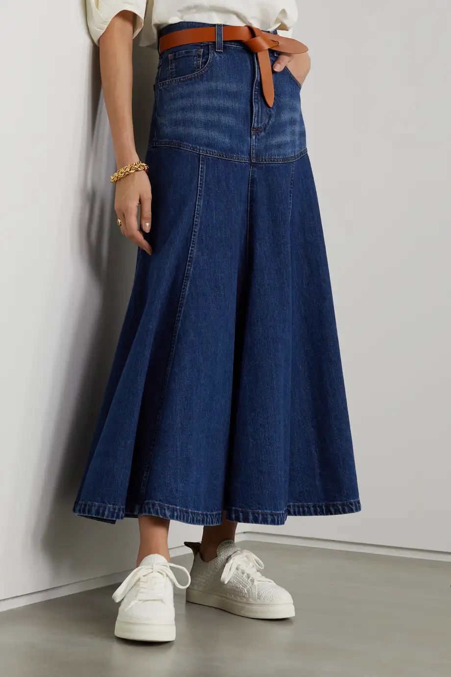 Неонові мюлі і в'язані кеди: 6 незвичайних варіантів взуття сезону весна-літо 2022