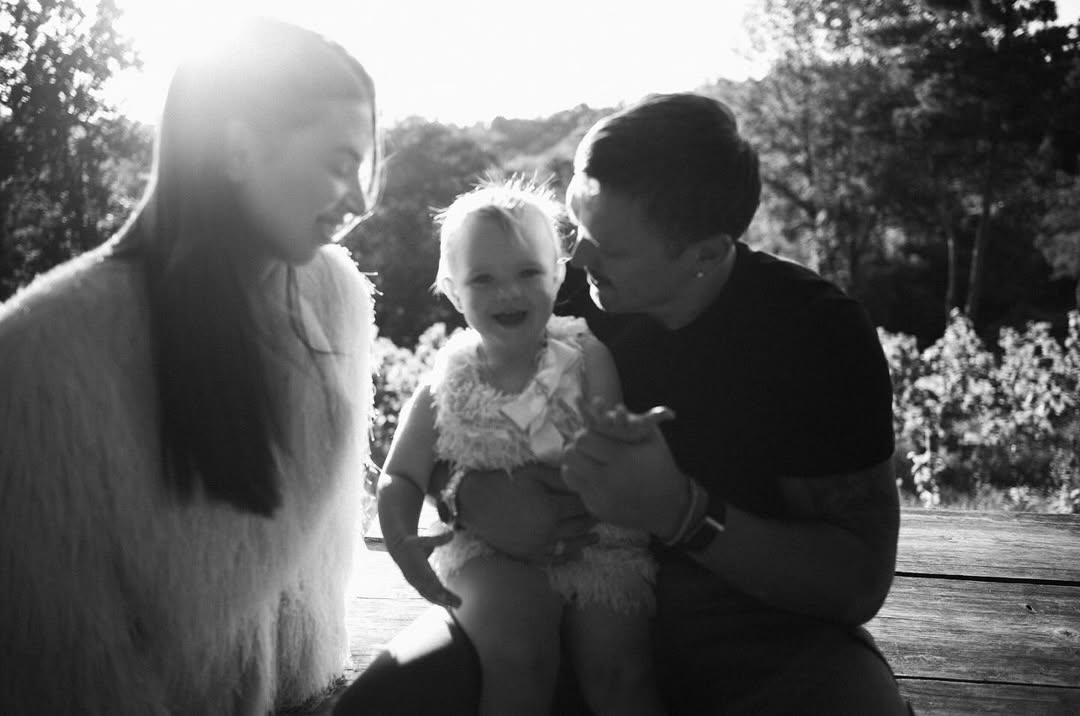 Усики умилили новыми семейными фото: как выглядит их младшая дочь