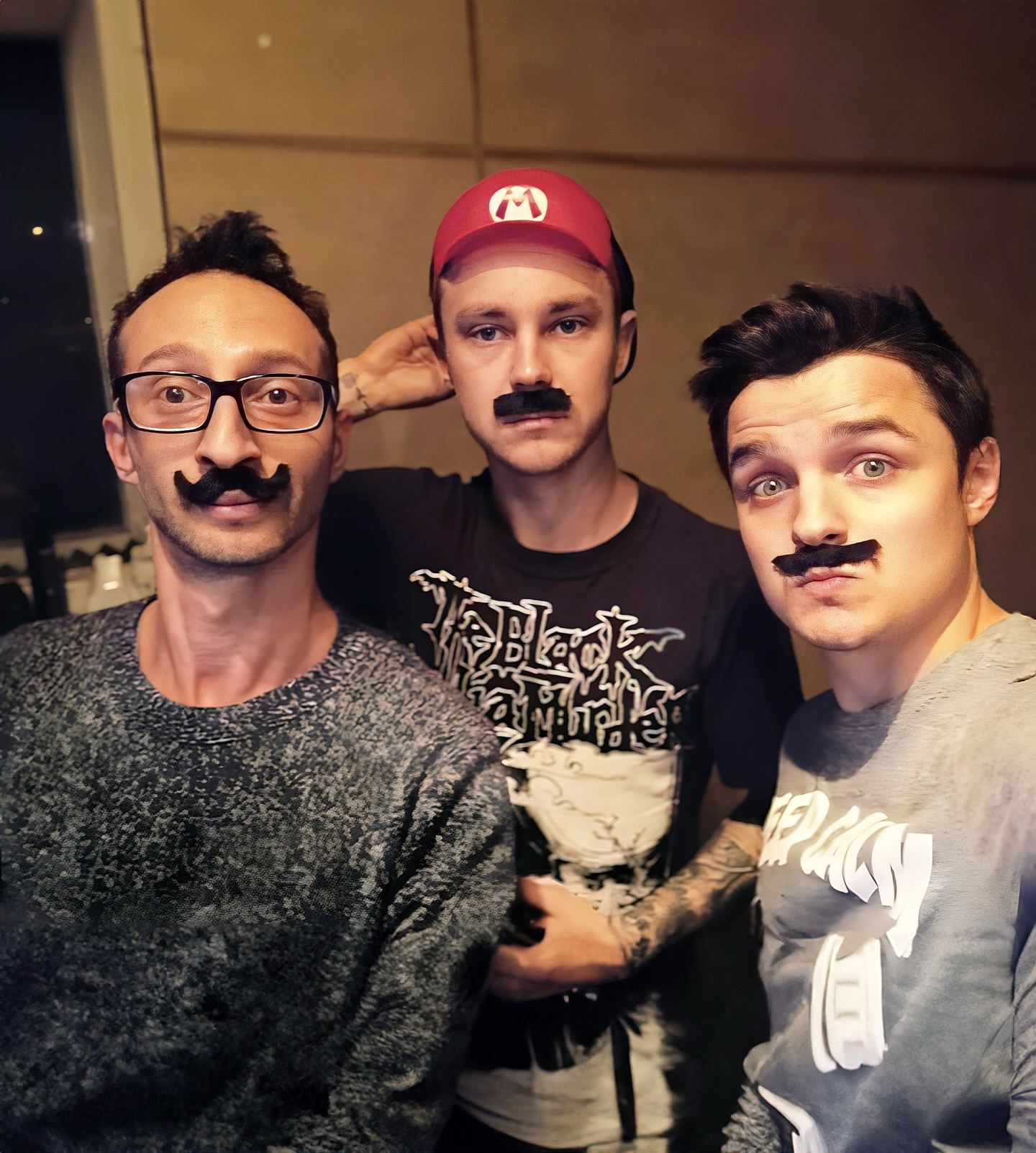 Архівні фото українських зірок: як колись виглядали Дорофєєва, Трінчер, Пивоваров та інші