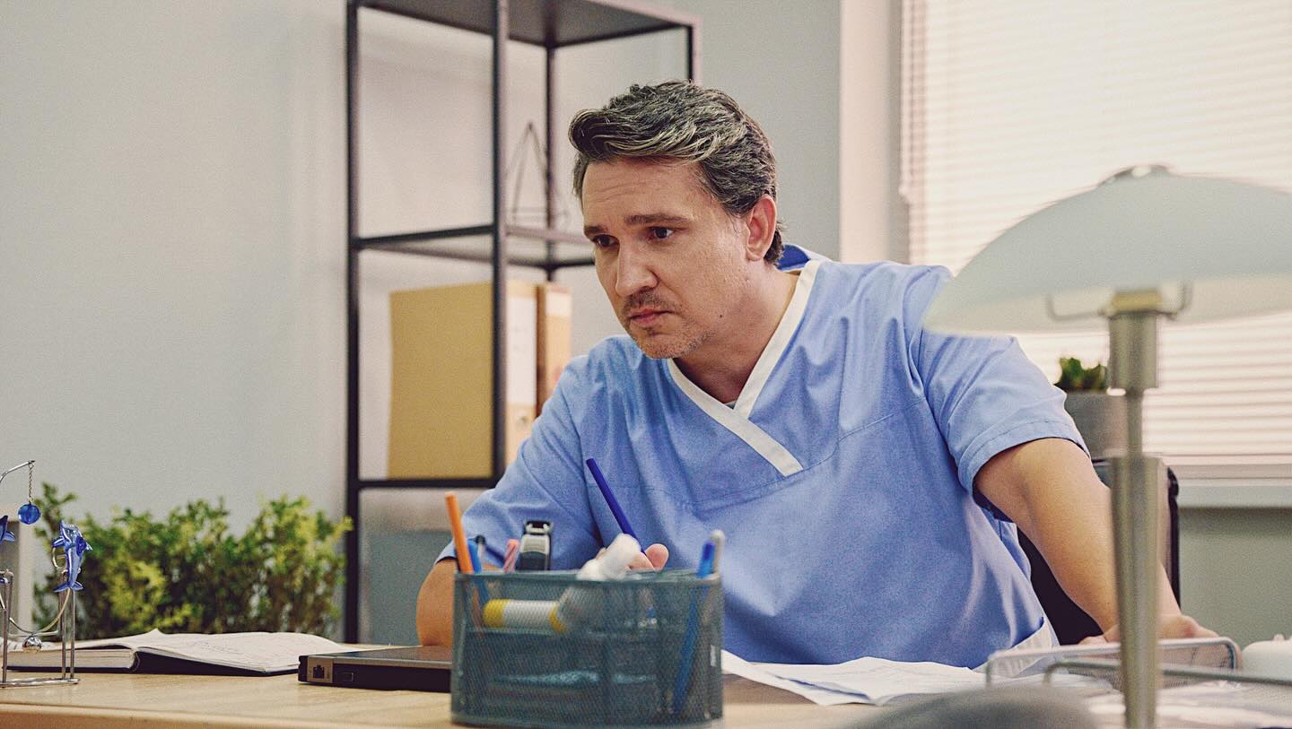 Звезда &quot;Жіночого лікаря&quot; объяснил, почему запрещает своим детям говорить на русском