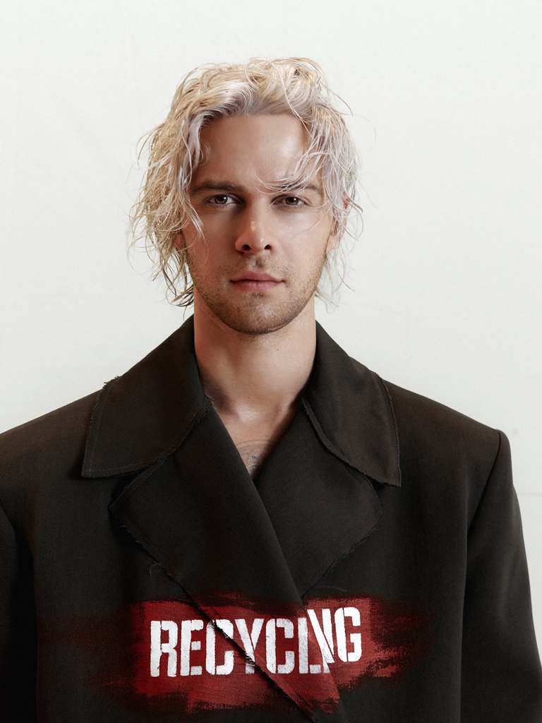 Макс Барских ошеломил сменой имиджа и рассказал о "нездоровой постсоветской традиции" (фото)