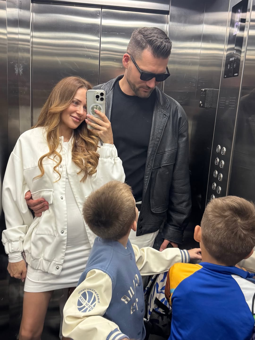 Денисенко призналась, как изменились отношения с любимым после предложения: "Нам легко вместе"