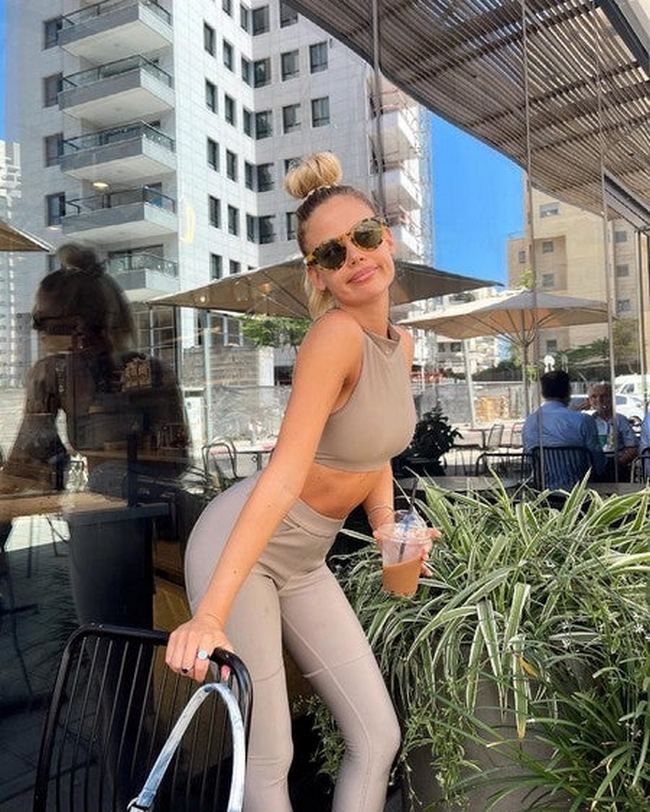 Як виглядають і скільки коштують легінси, від яких зараз у захваті зірки Голлівуду (фото)