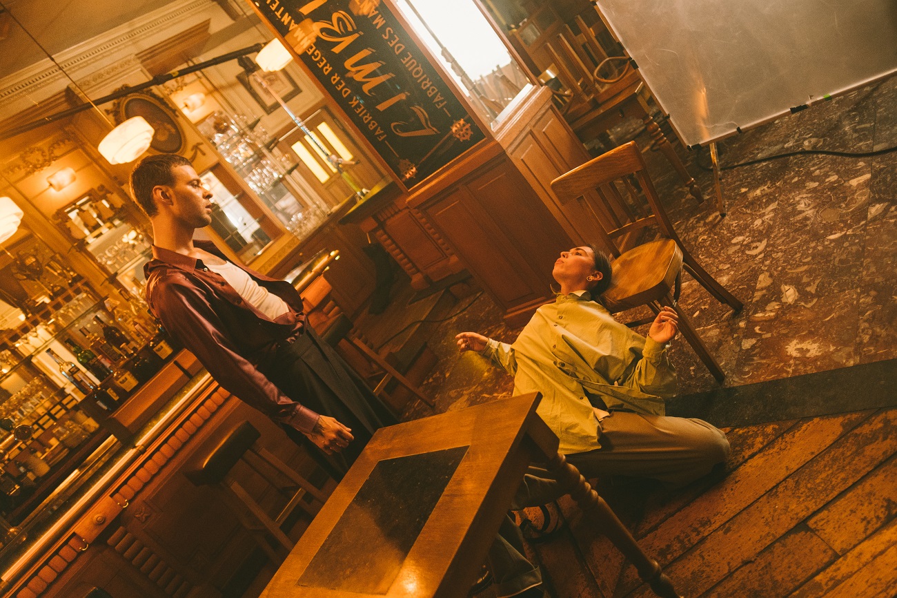 Брудні танці та ода пристрасті: Макс Барських у новому кліпі розкрив свій внутрішній крик (відео)