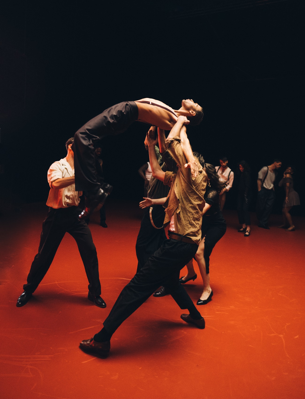 Брудні танці та ода пристрасті: Макс Барських у новому кліпі розкрив свій внутрішній крик (відео)