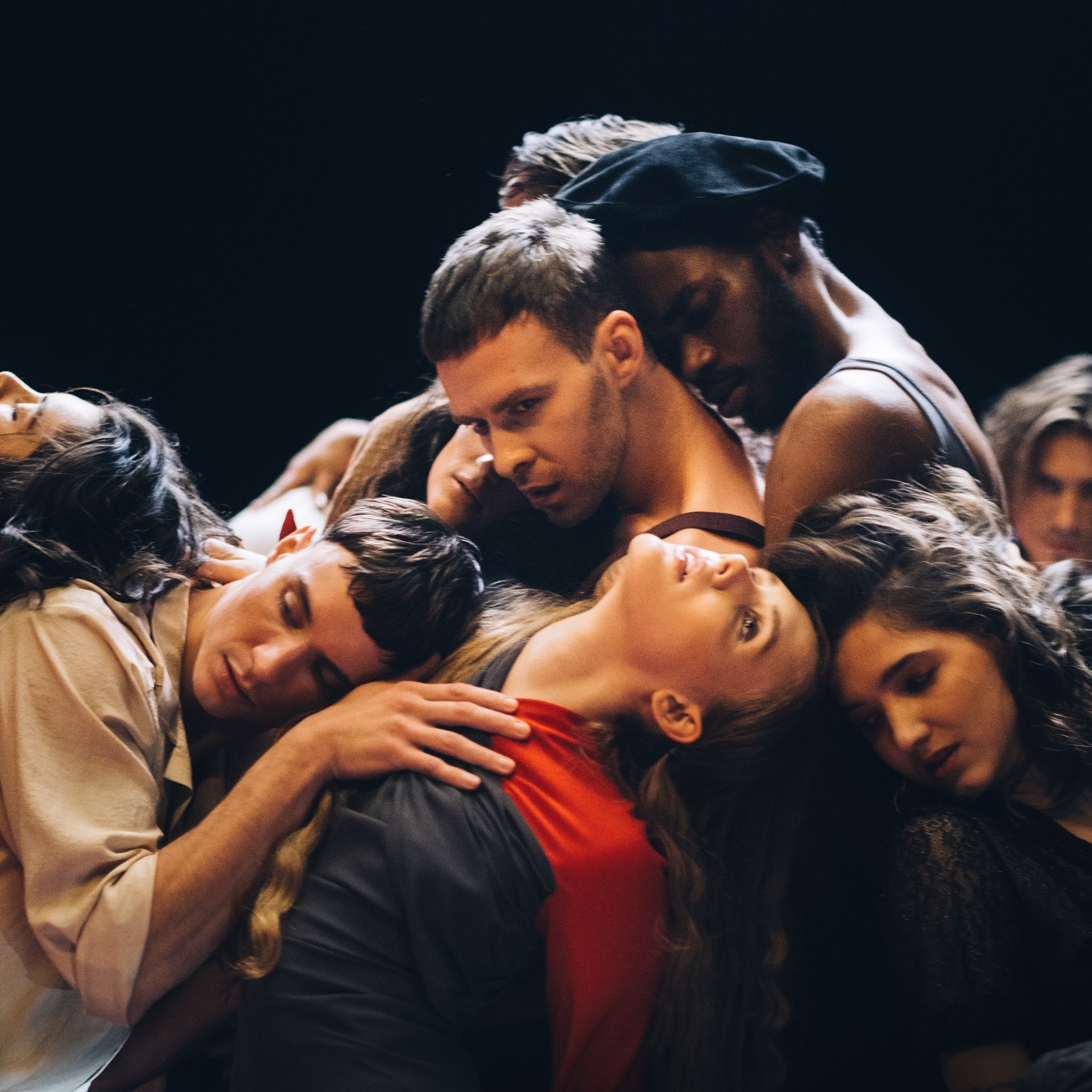 Брудні танці та ода пристрасті: Макс Барських у новому кліпі розкрив свій внутрішній крик (відео)