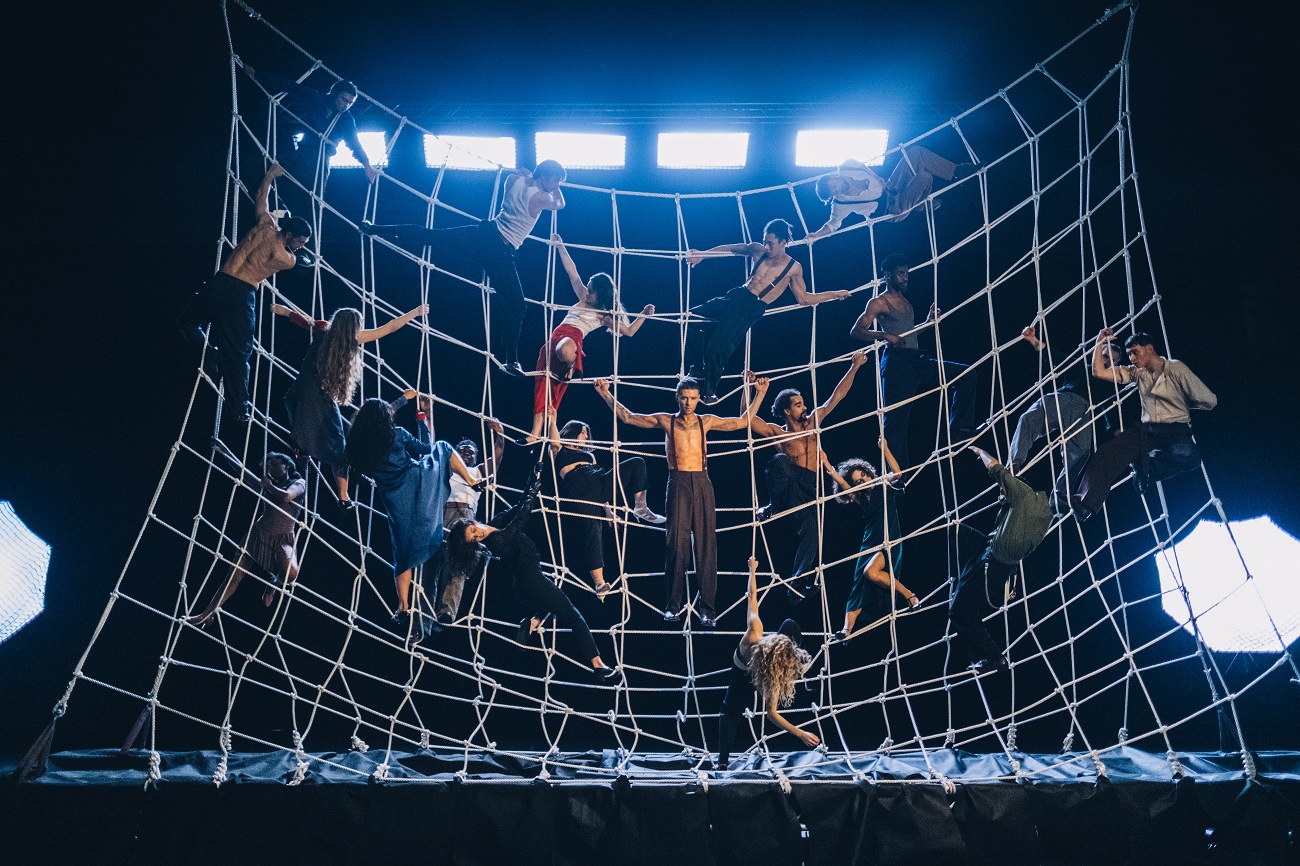 Брудні танці та ода пристрасті: Макс Барських у новому кліпі розкрив свій внутрішній крик (відео)