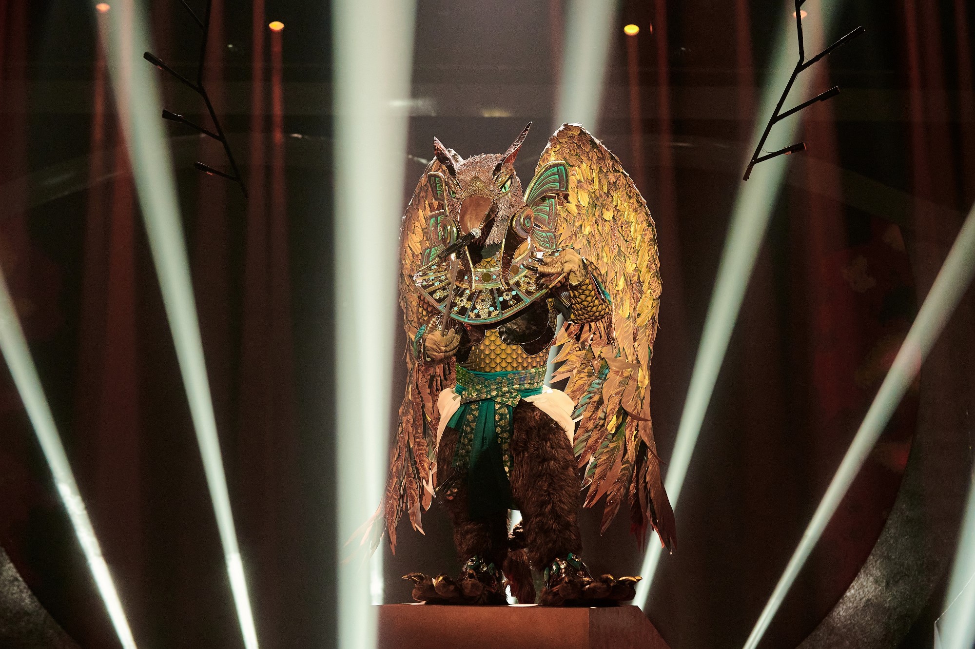 Зірковий футболіст збірної України здивував "міфічним" перевтіленням: яскраві фото і відео