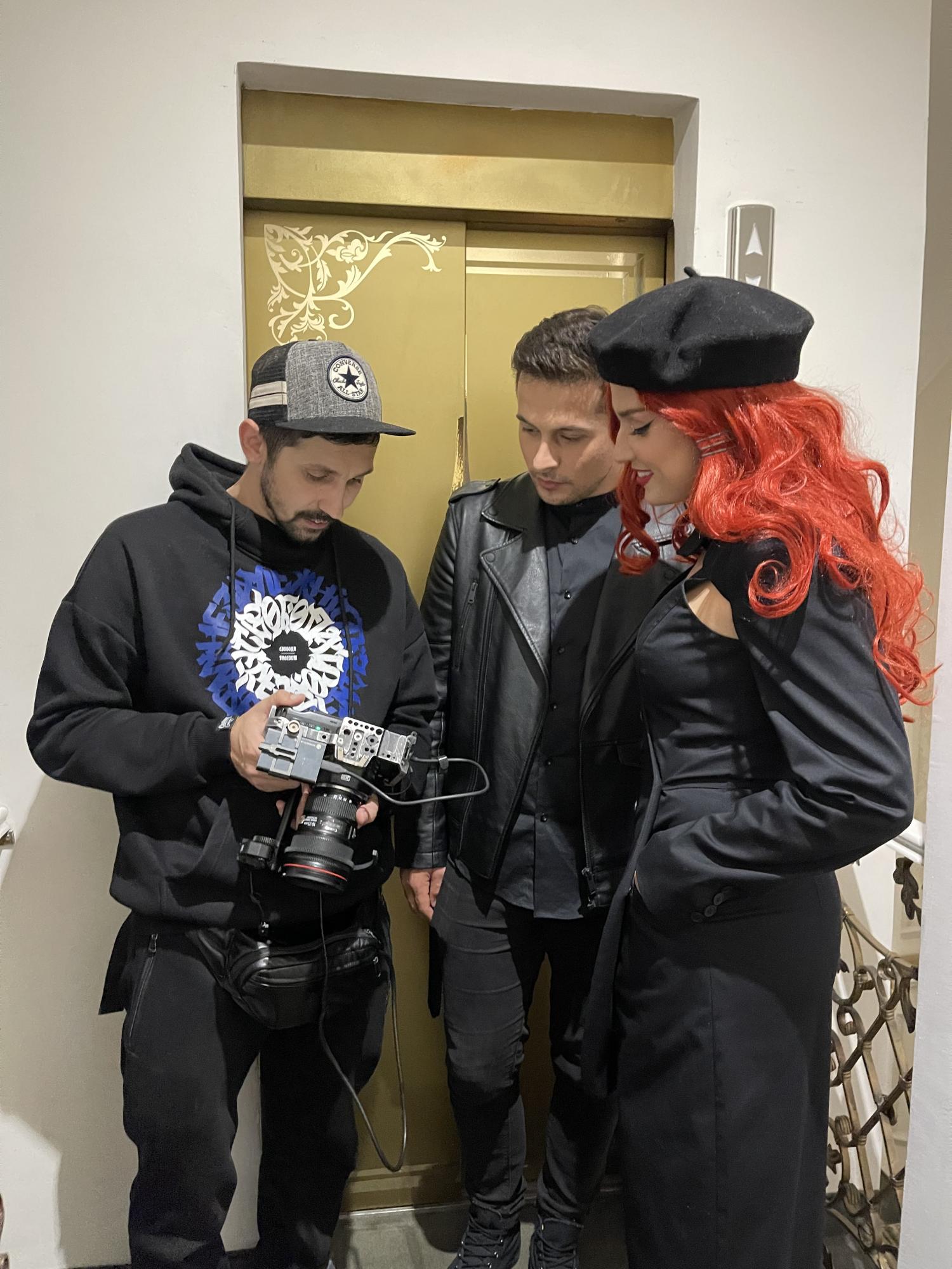 TikTok-блогерка з України зіграла агента 007 у детективному відео