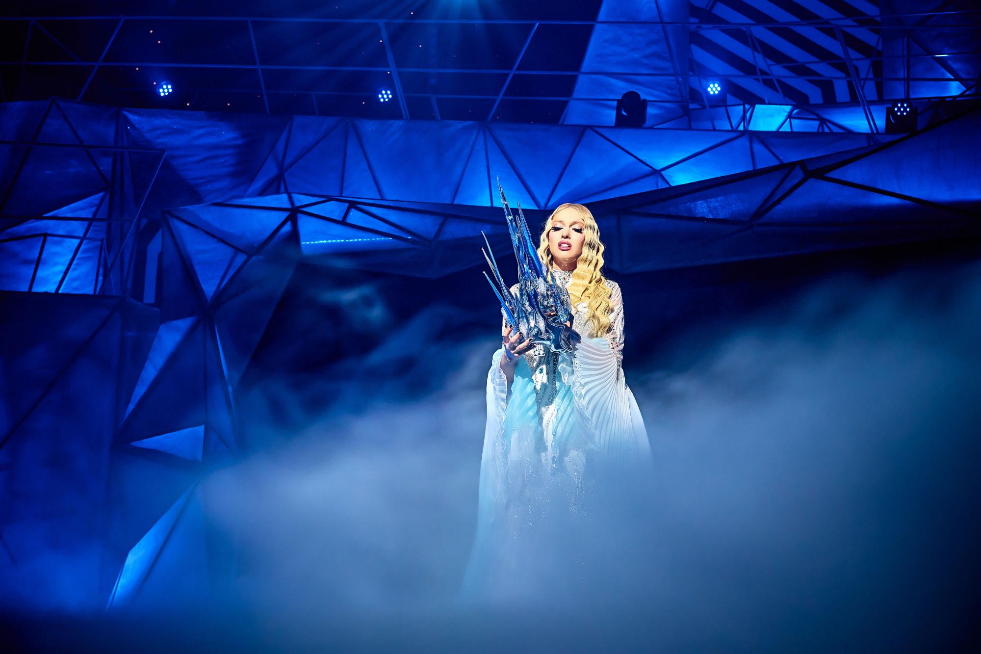 З'явилися яскраві фото з першого бродвейського мюзиклу Олі Полякової