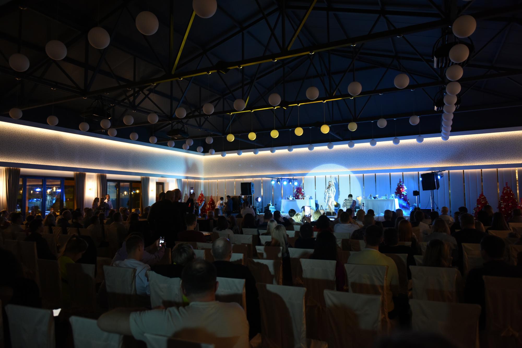 Українські зірки відзначили Різдво на фестивалі в Карпатах: кутя з бренді і несподівані дуети (фото, відео)