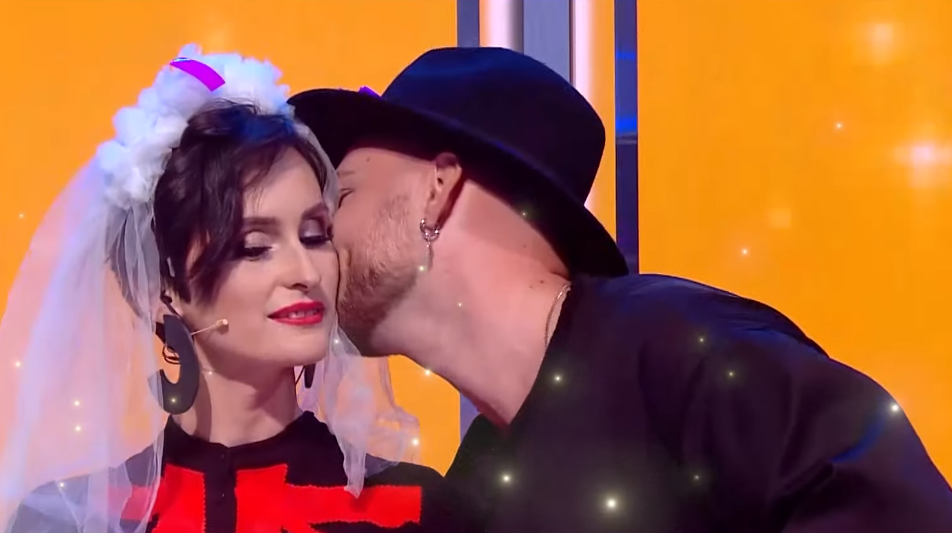 Неожиданно и незапланированно: солистка Go_A вышла замуж в эфире ТВ-шоу