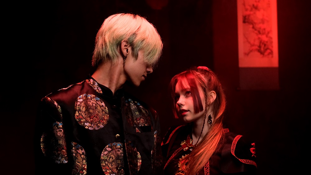 Українська співачка Nestee склала конкуренцію азіатським хітмейкерам: чуттєве танцювальне відео