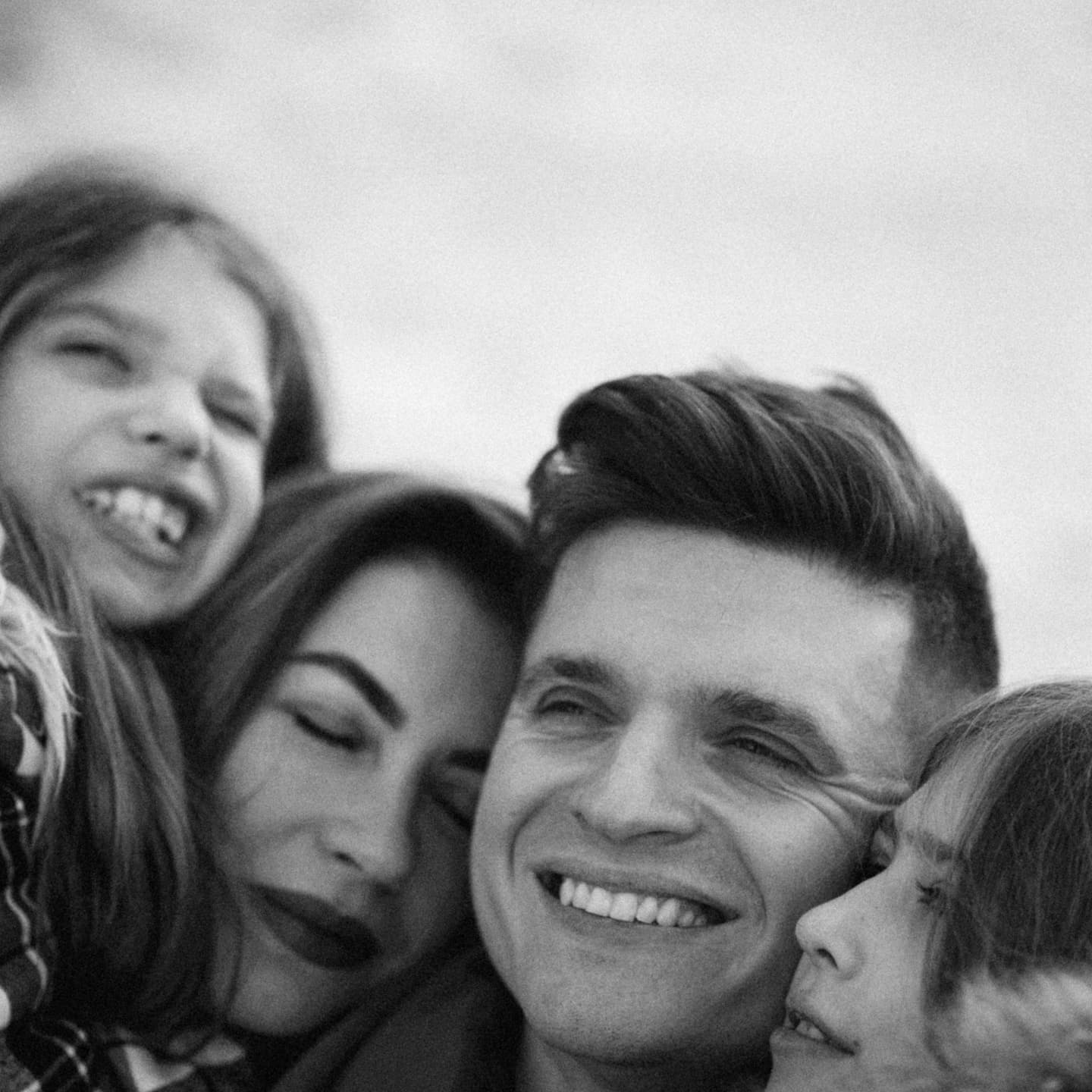 Анатолій Анатоліч розповів, куди відвіз дітей: "навіть думки не виникає залишатись тут назавжди"