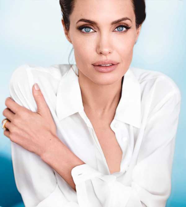 Джолі - 47: яскраві фото голлівудської красуні, яка підтримує Україну