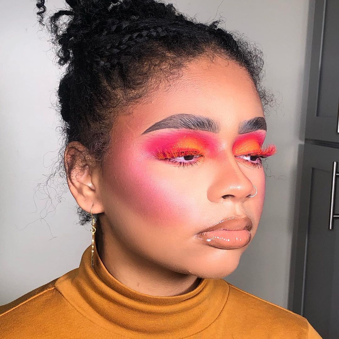 Глаз не оторвать: визажисты открыли секрет самого трендового макияжа 2022 (фото)