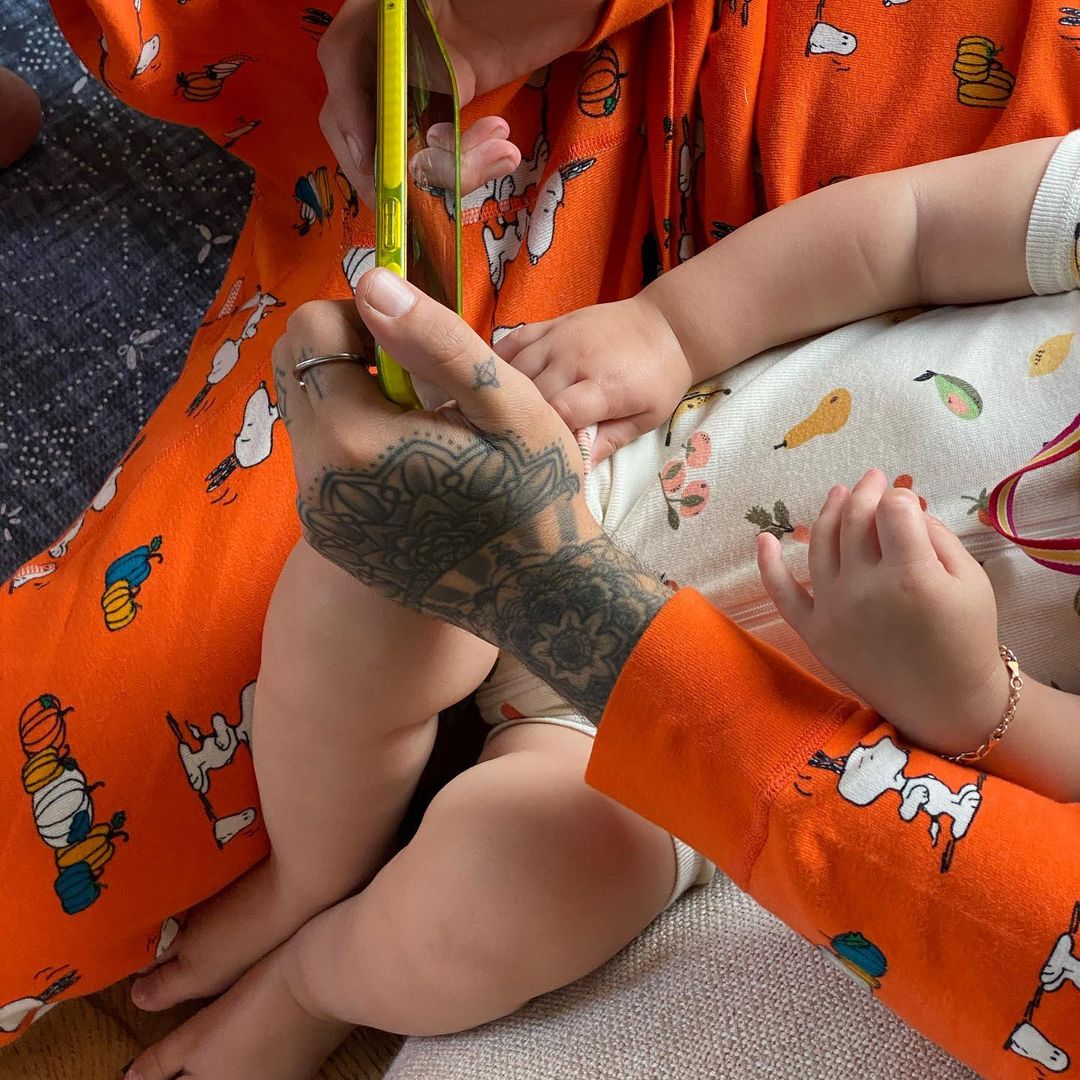 Занадто мило! Белла Хадід показала рідкісні сімейні фото з однорічною племінницею