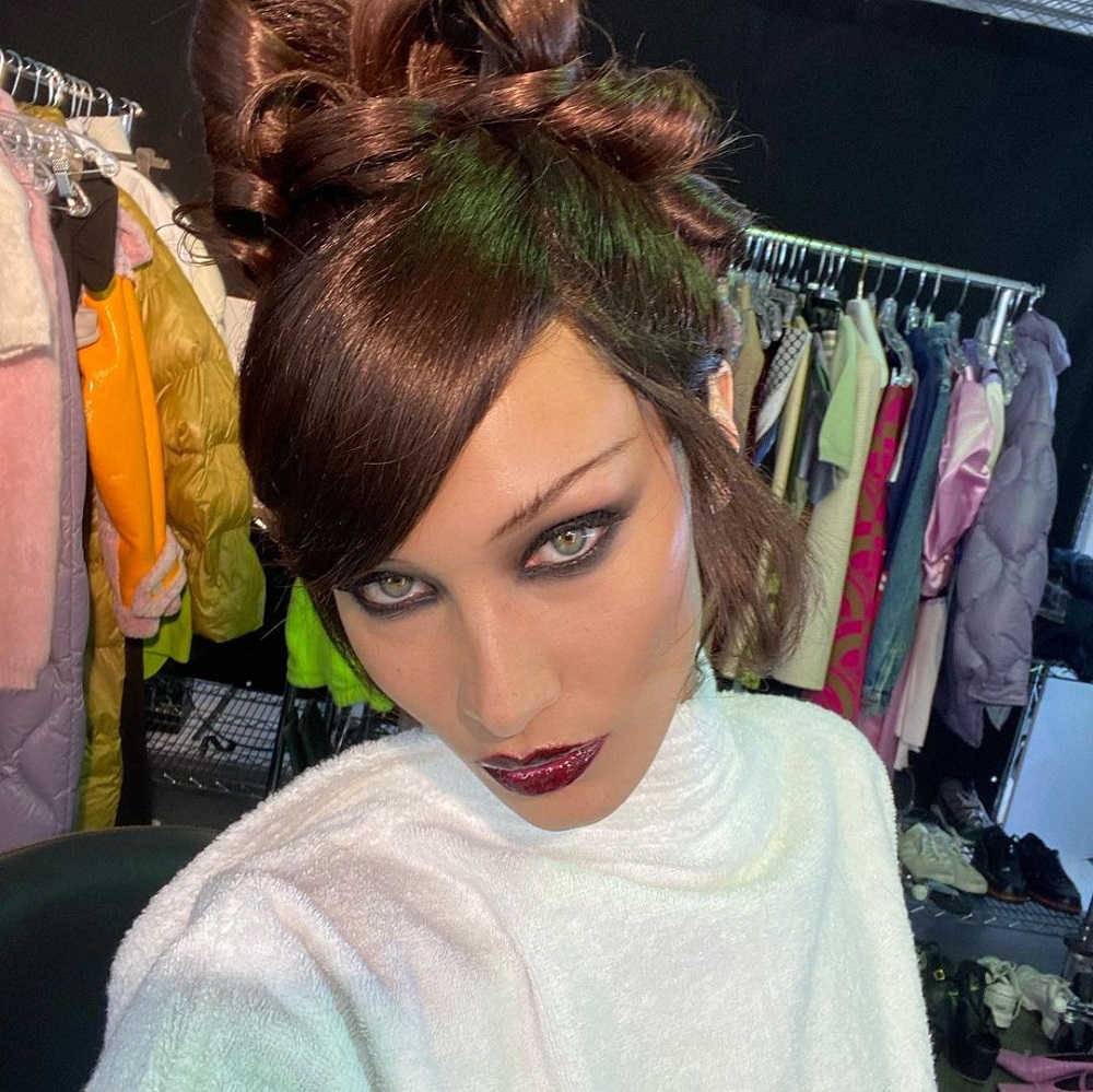 5 ярких образов на Хэллоуин: как легко сделать макияж на примере звезд