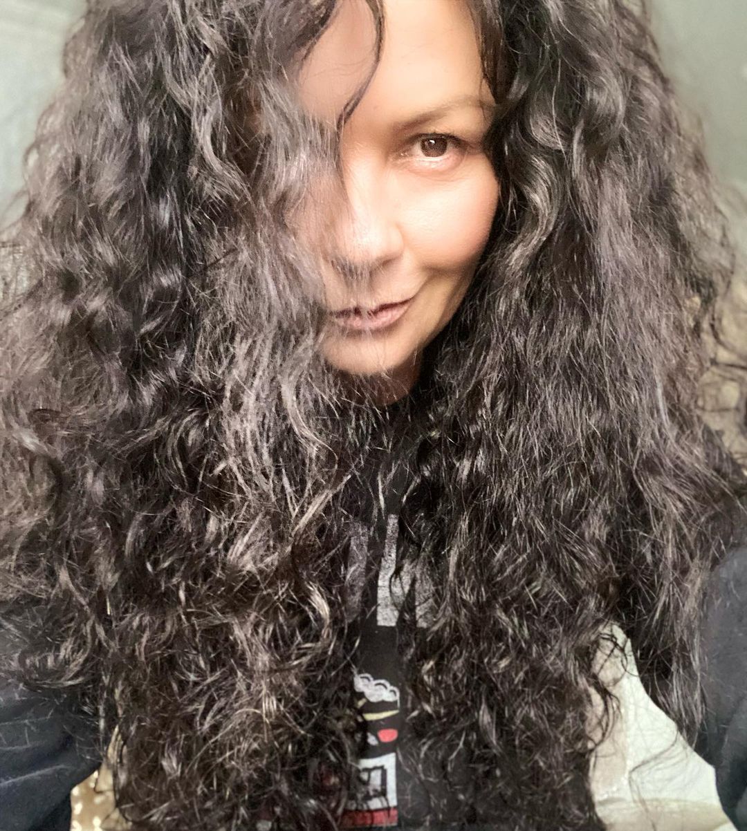 51-річна Кетрін Зета-Джонс показала чесне селфі без макіяжу і укладки