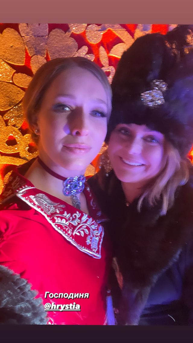 Бал і козаки: Осадча і Горбунов потрапили в різдвяну феєрію в стилі українського бароко