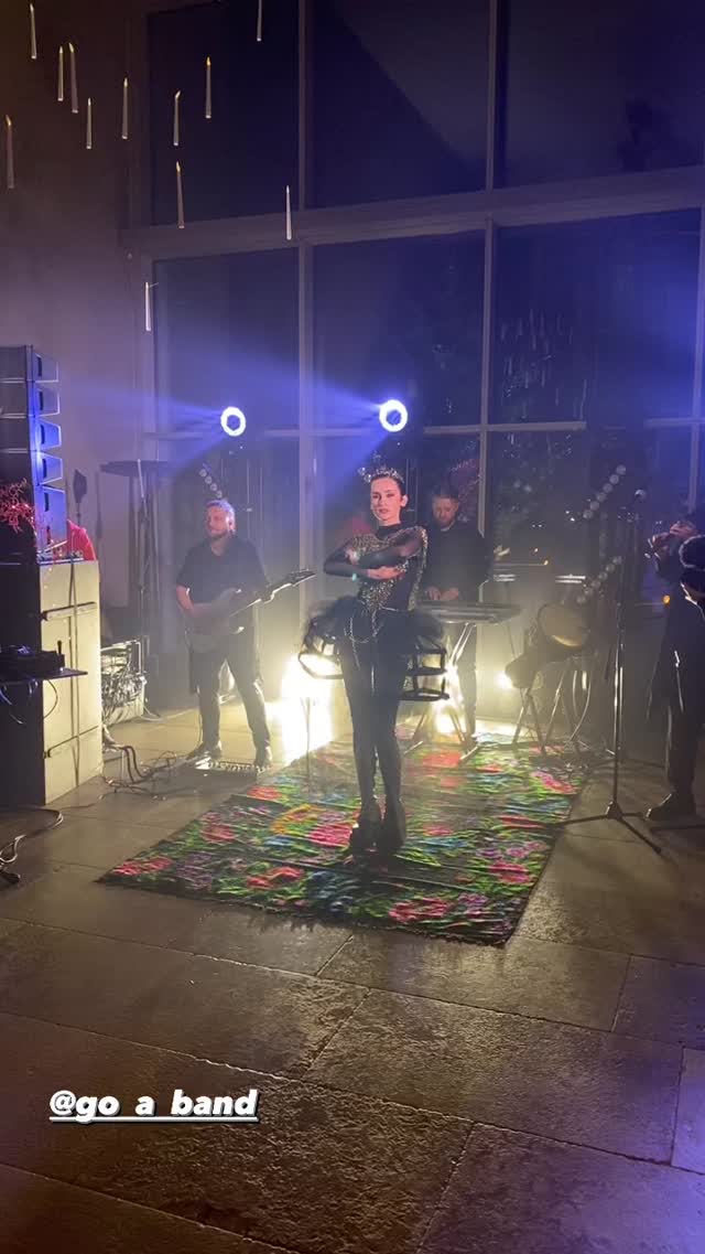 Бал і козаки: Осадча і Горбунов потрапили в різдвяну феєрію в стилі українського бароко