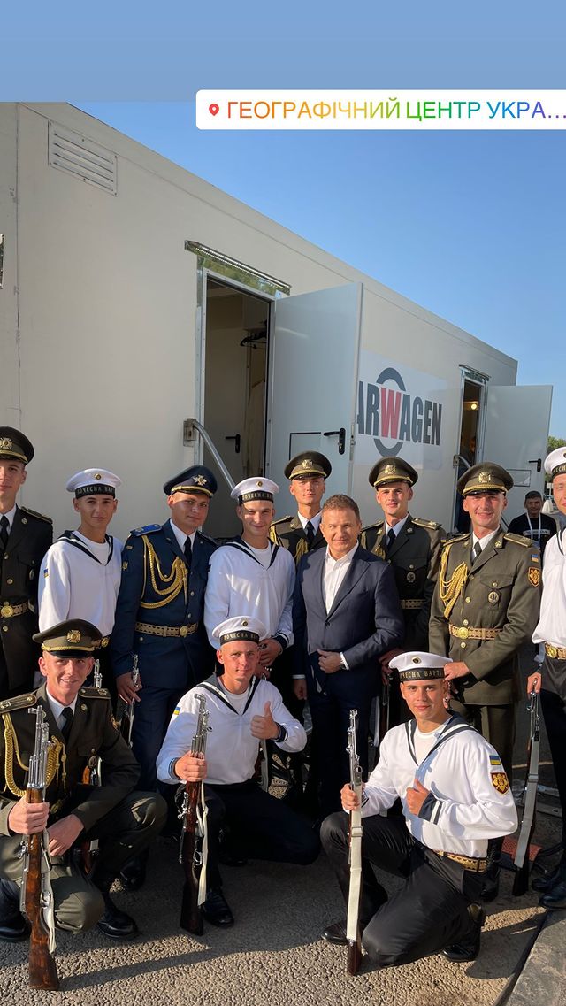 Лавина нежности: счастливый Горбунов растрогал милым фото знакомства своих сыночков