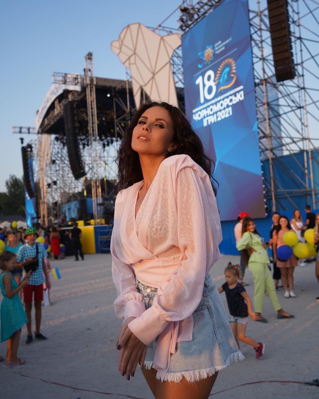 "Переживала і плакала": Каменських в напівпрозорій блузі зробила особисте зізнання і отримала підтримку Потапа