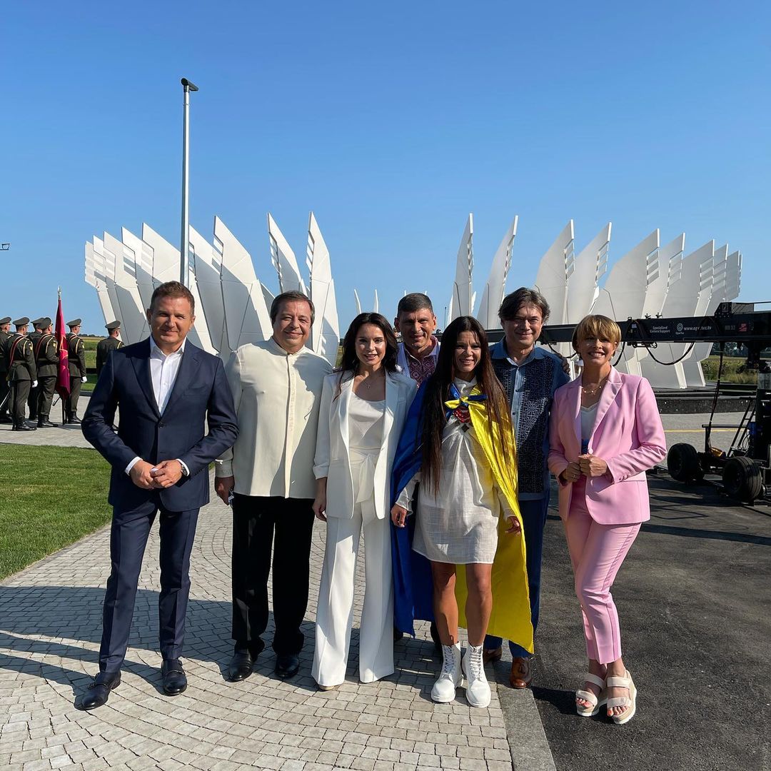 "Сльози гордості за країну": Кравець, Горбунов, Подкопаєва і Руслана розчулилися на важливому заході