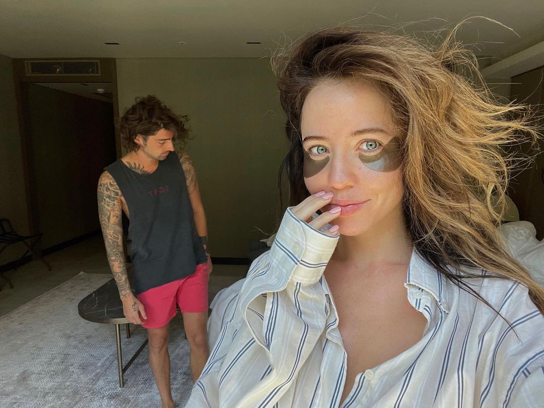 Надя Дорофеева поразила естественной красотой без макияжа и засветилась топлес