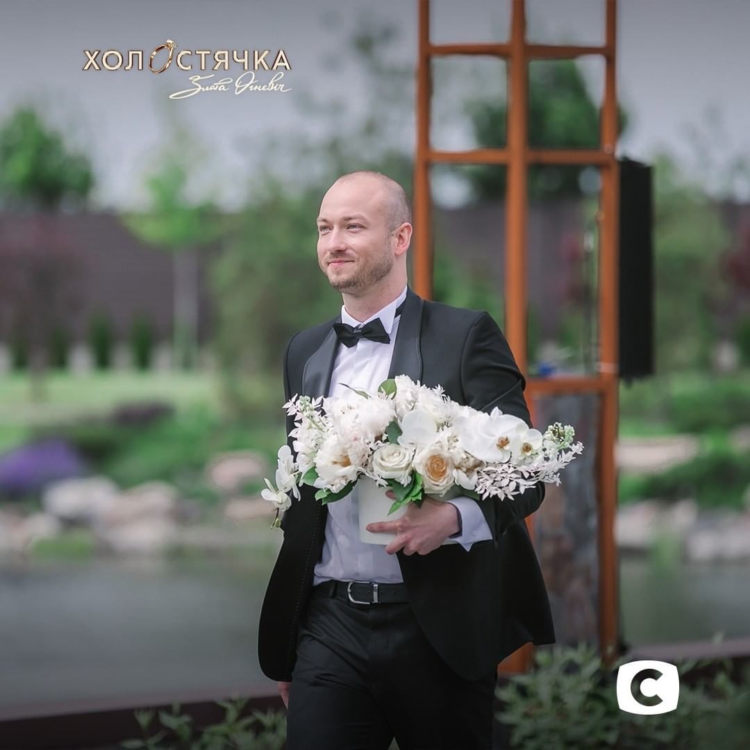 Кінь гвинтокрил і розбитий келих: найяскравіші і скандальні появи женихів наречених перед Холостячкою (відео)