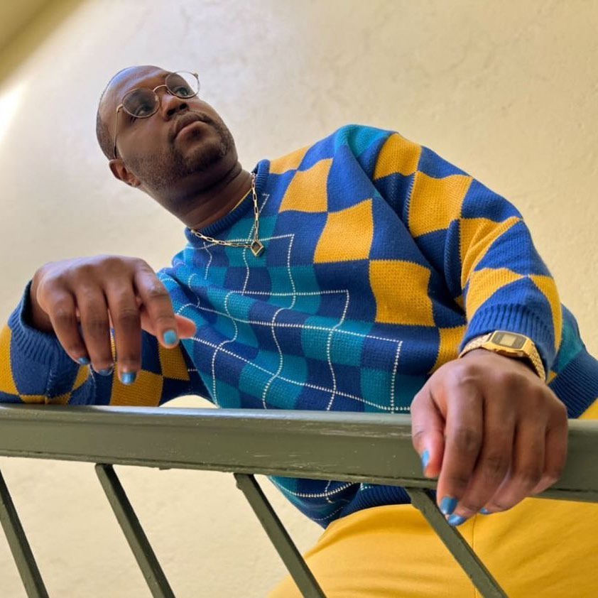 Яркий маникюр для мужчин в тренде: какой цвет ногтей выбирают знаменитости