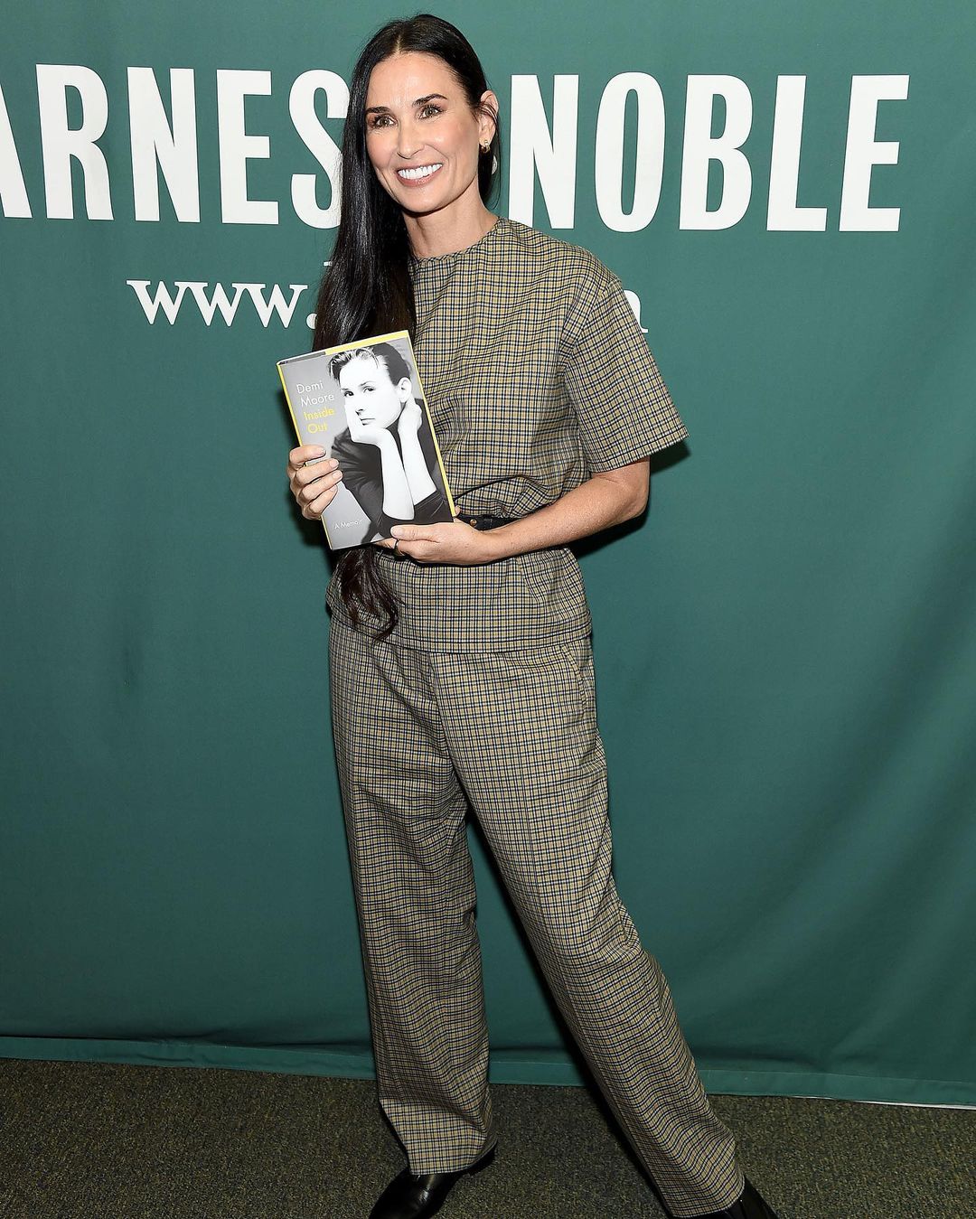 Демі Мур - 59: топ-10 стильних образів актриси, які варто повторити