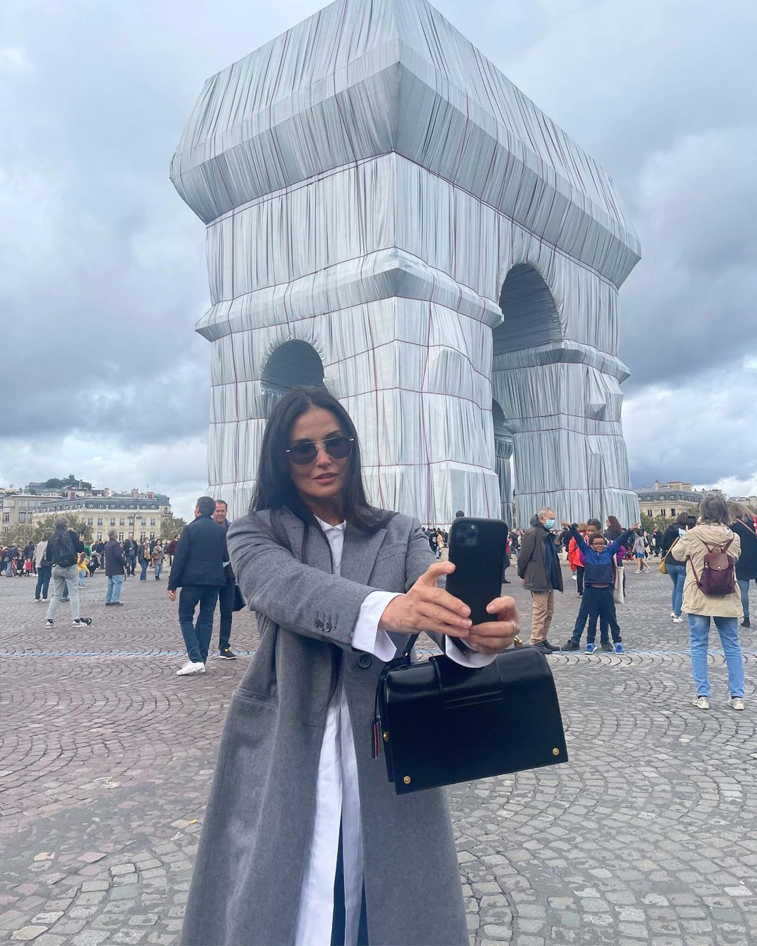 Демі Мур - 59: топ-10 стильних образів актриси, які варто повторити